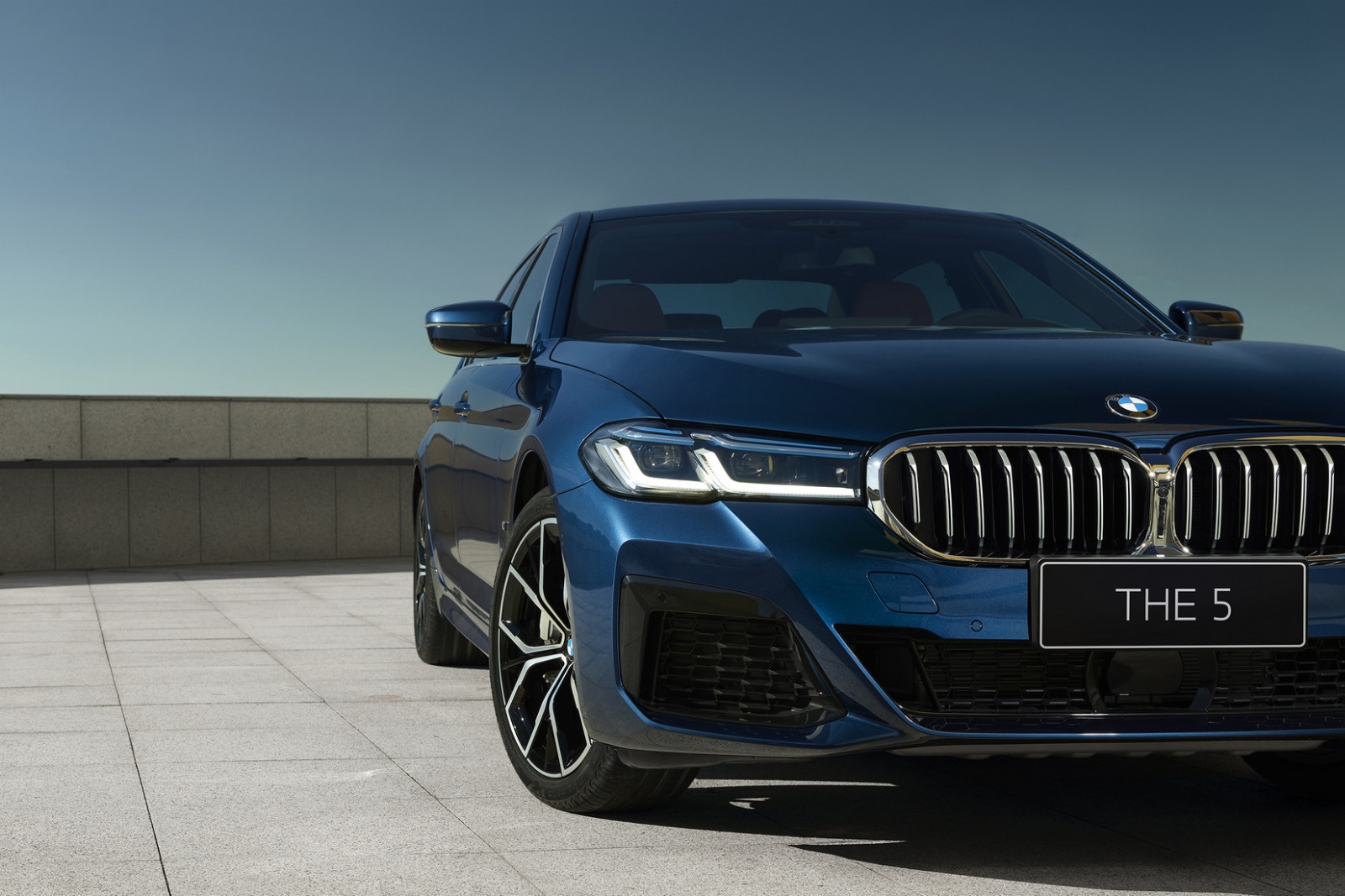  2024款寶馬5系中(zhōng)型豪華轎車(chē)行政轎車(chē)