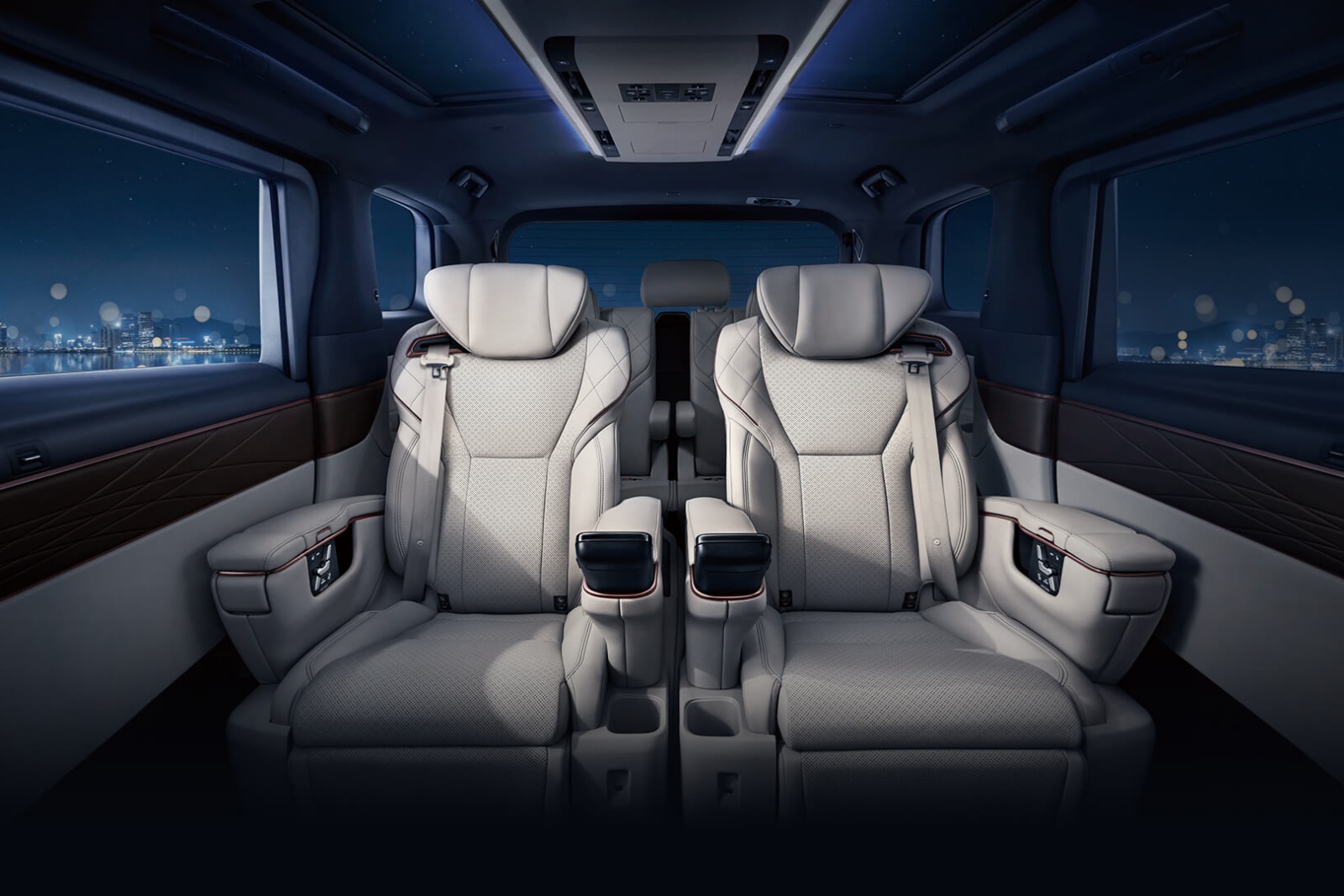 豐田埃爾法2.5L智能(néng)電(diàn)混雙擎