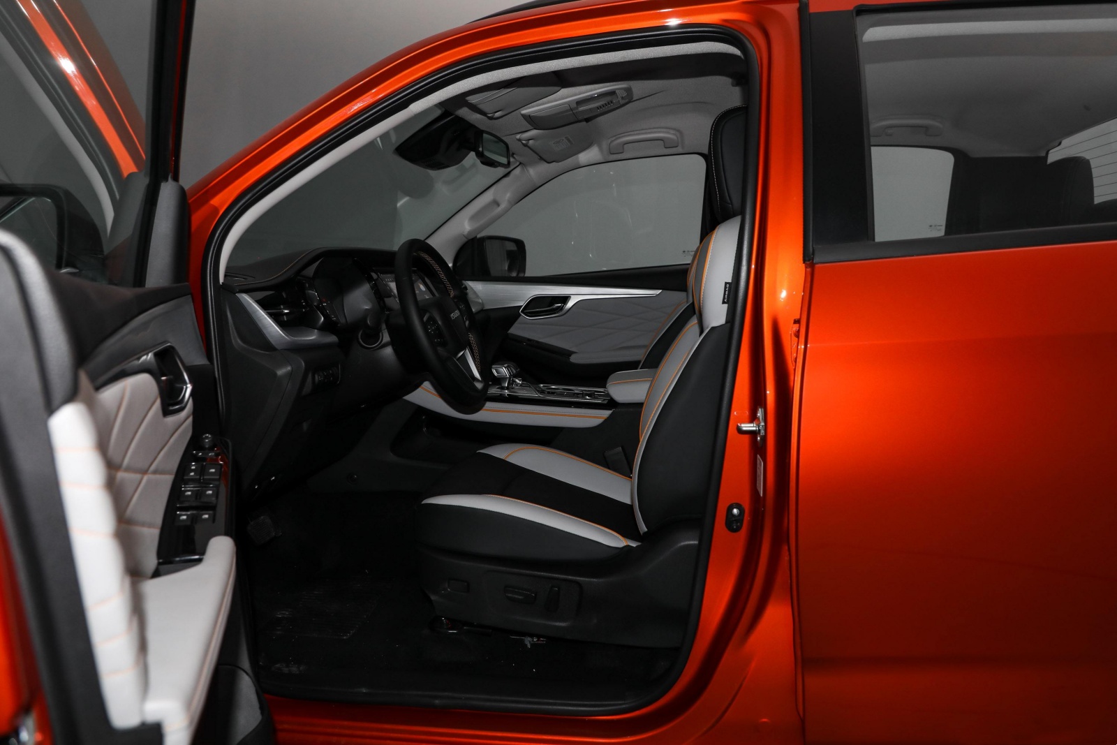 2024款五十鈴D-MAX柴油中(zhōng)型皮卡